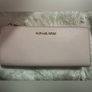 Slim Michael Kors wallet